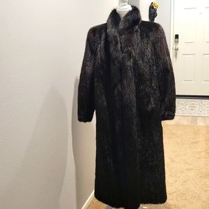 Mink fur coat. Beverly Hills. 43" bust around
